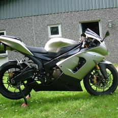 Kawasaki ZX6R 636