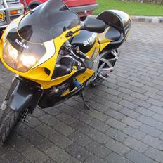 Suzuki GSX-R 750 Srad (Til Salg)