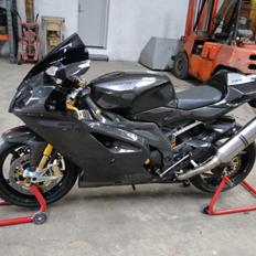 Aprilia RSV FACTORY NERA