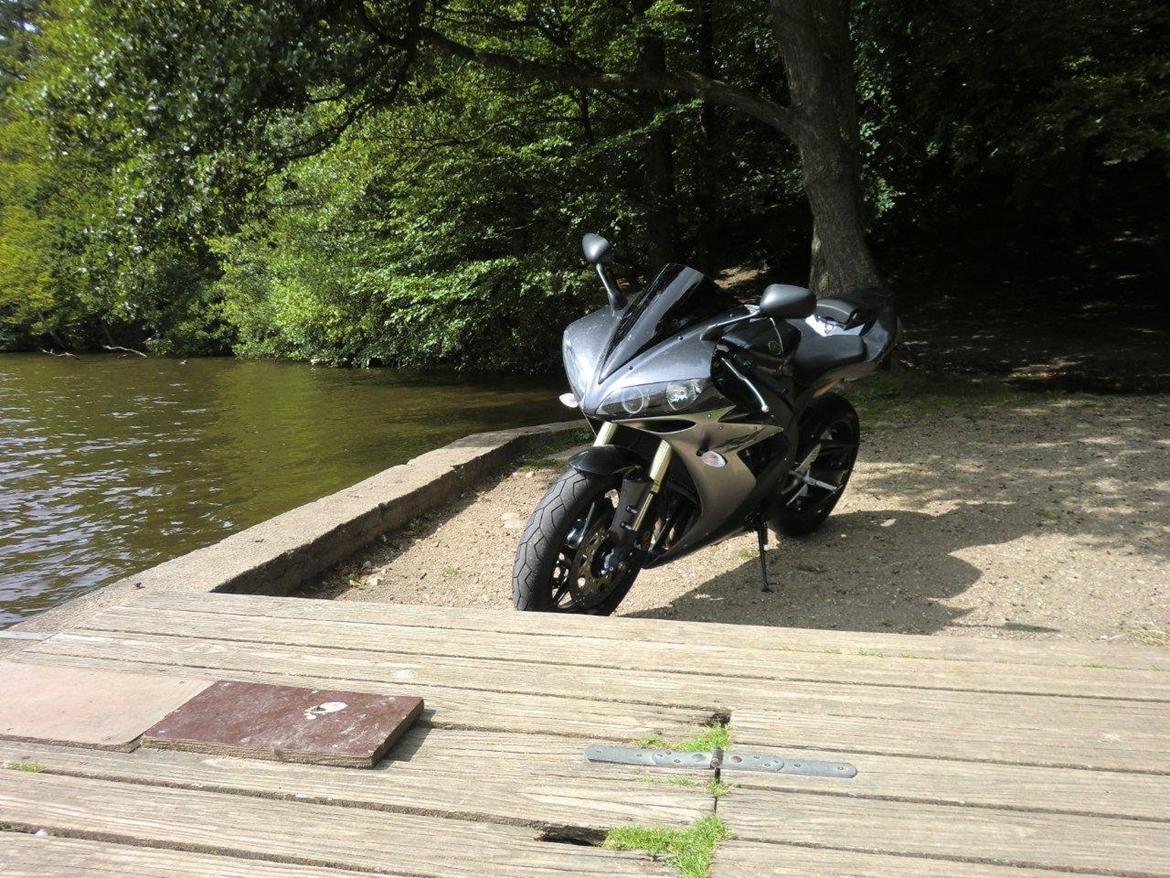 Yamaha YZF R1 - solgt :´-( - R1 i smukke omgivelser ved Langesø, Odense. billede 3