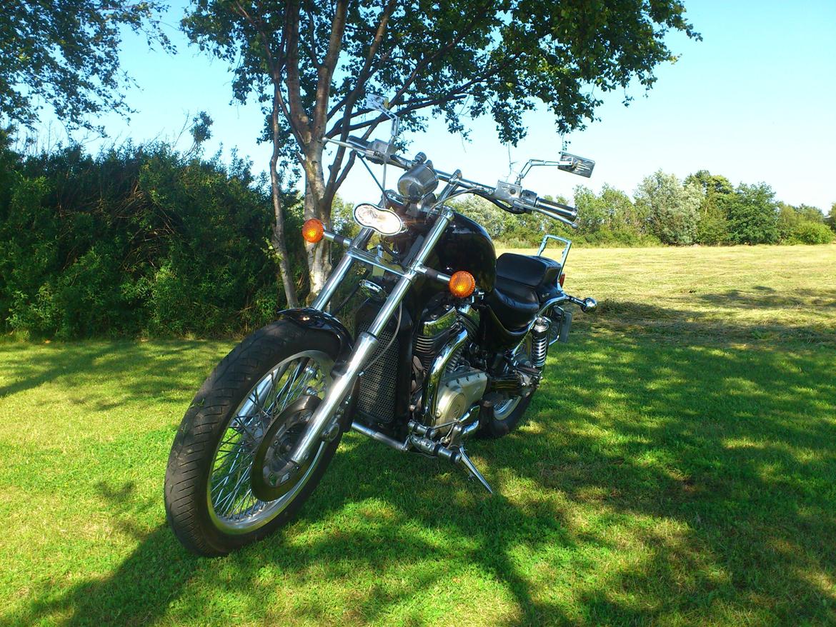 Suzuki VS 700 Intruder *SOLGT* billede 1