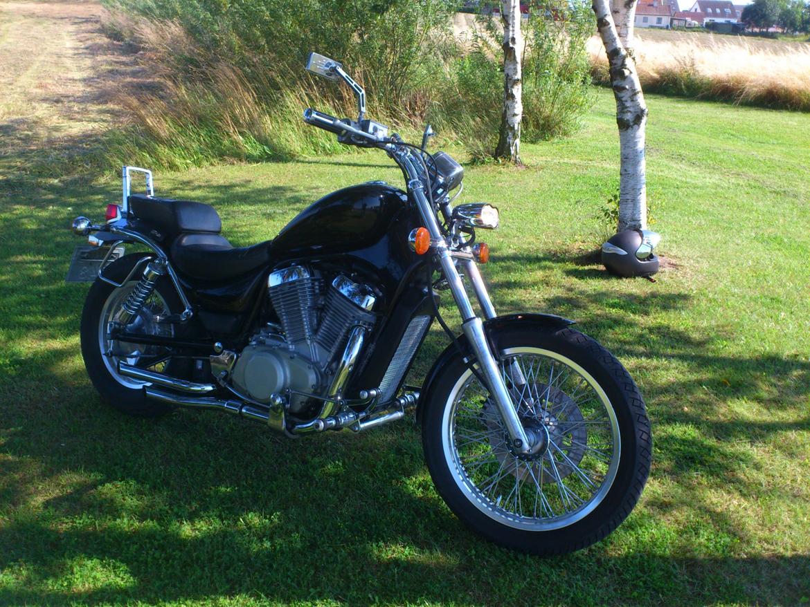 Suzuki VS 700 Intruder *SOLGT* billede 3