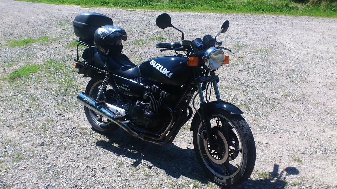 Suzuki GSX 400 F - Nu med stafferinger.. billede 1