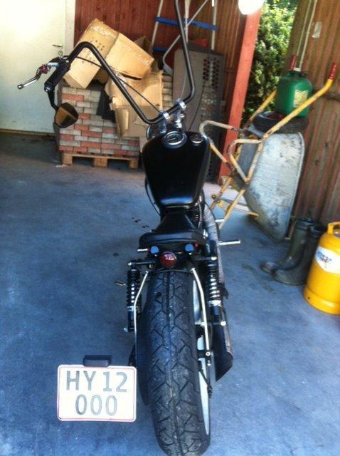 Suzuki savage ls BOBBER lucky 9 - der er 3-4mm mellem skærm og dæk, så når den kommer op i fart gik dækket lidt på i starten. Men det er slidt til nu :-) billede 17