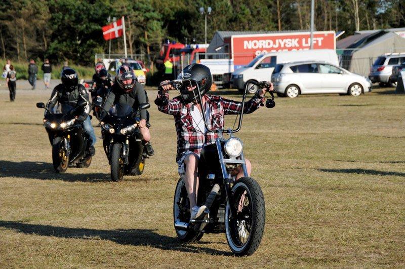 Suzuki savage ls BOBBER lucky 9 - billede fra træf på toppen 2012, taget af skagen turistråd og tyvstjålet fra deres hjemmeside. billede 1