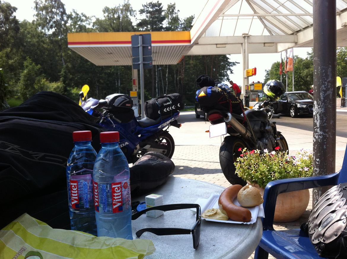 Honda CB 600 Hornet - pølse/brød situation billede 4