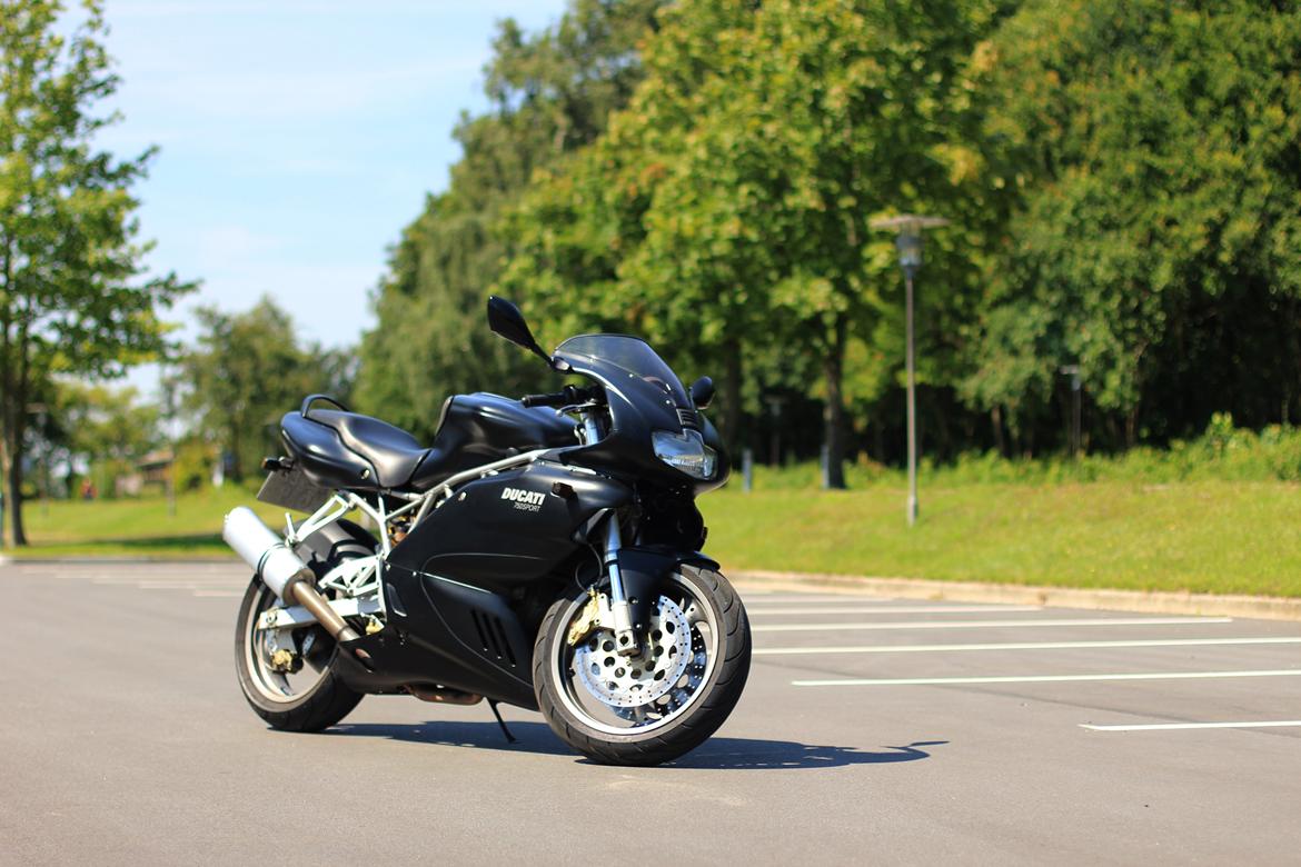 Ducati *SS 750 Sport Dark IE* billede 1