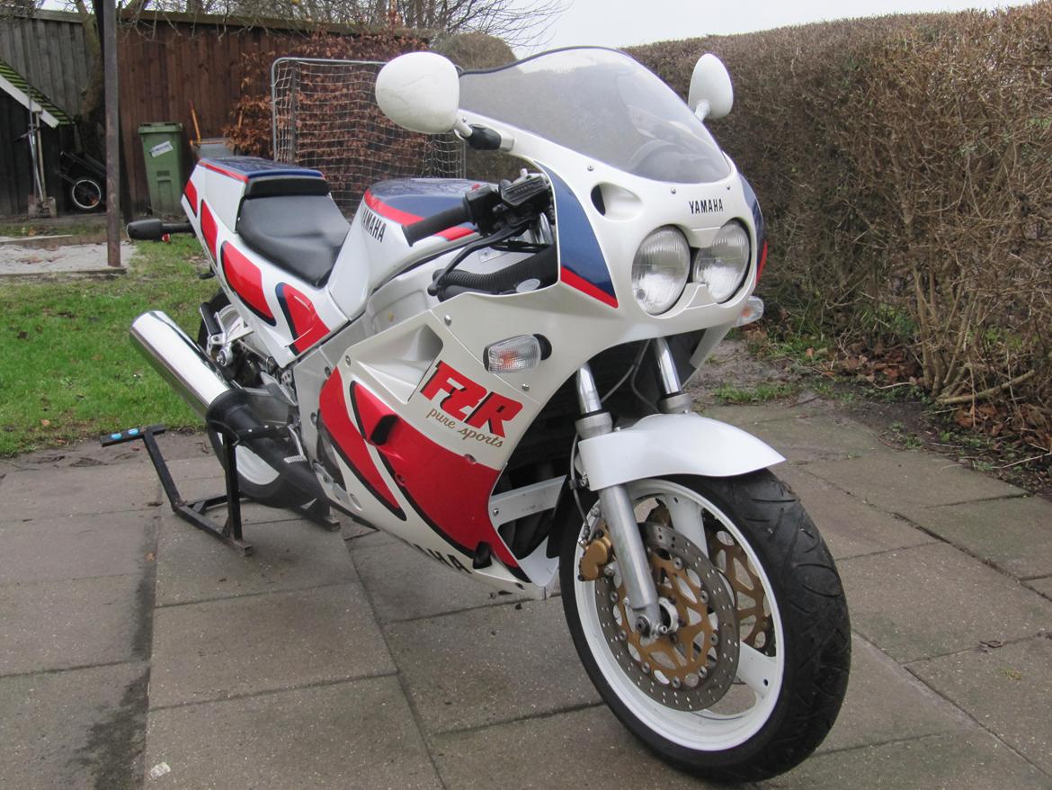 Yamaha FZR billede 4