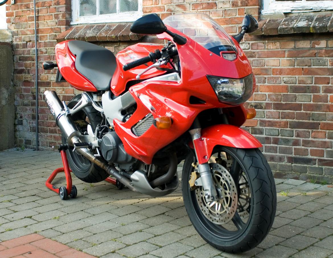 Honda VTR 1000 Firestorm --solgt-- billede 1