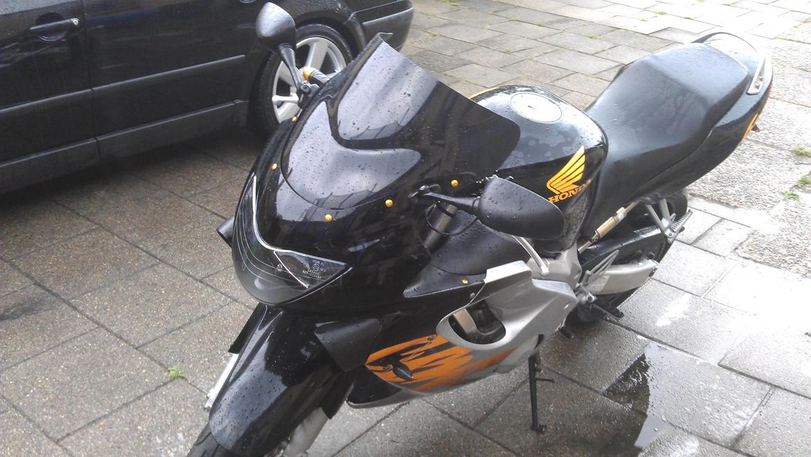 Honda CBR 600 F4 billede 2