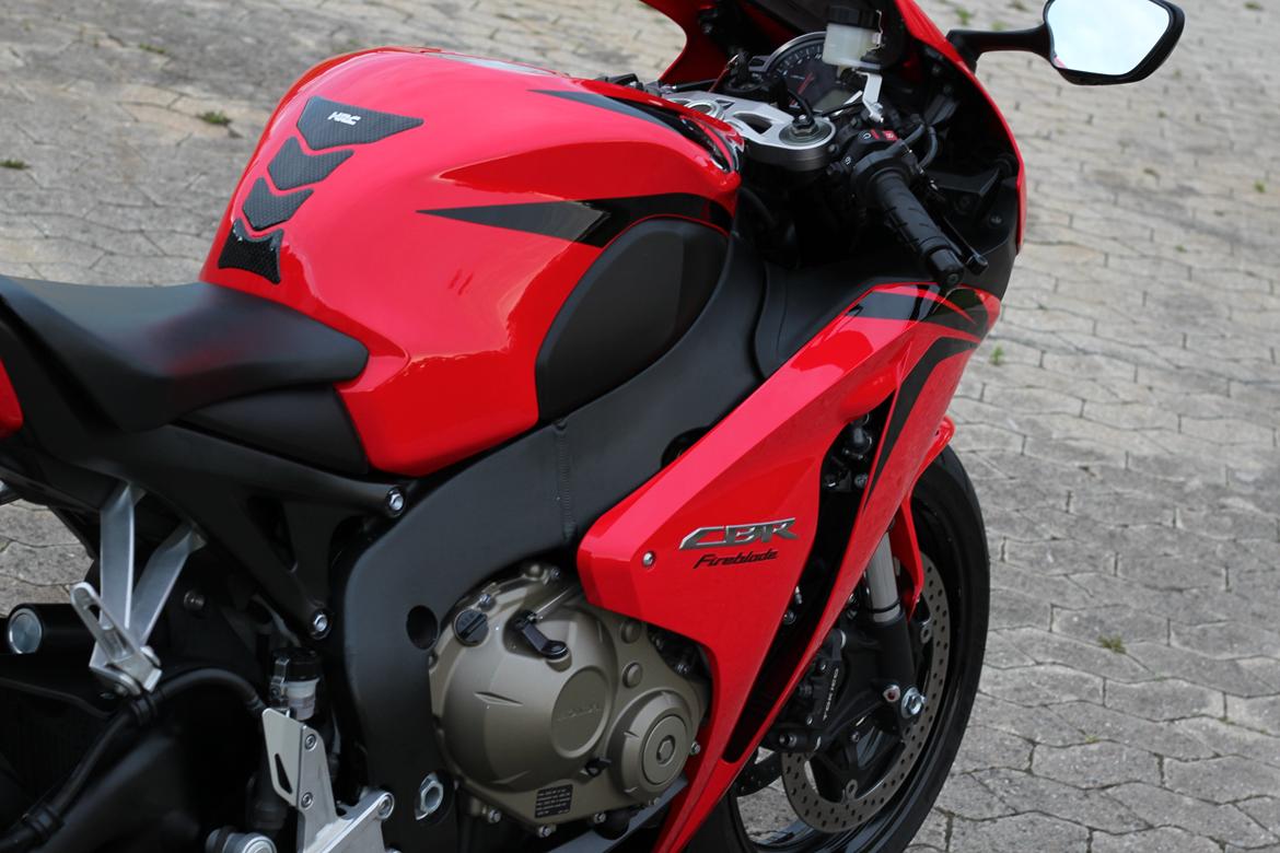 Honda CBR1000RR - Firebladen efter en polering hos klarbil.nu ... De gutter kan deres kram! billede 8