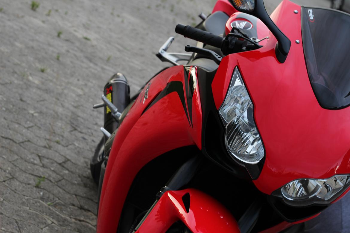 Honda CBR1000RR - Firebladen efter en polering hos klarbil.nu ... De gutter kan deres kram! billede 15