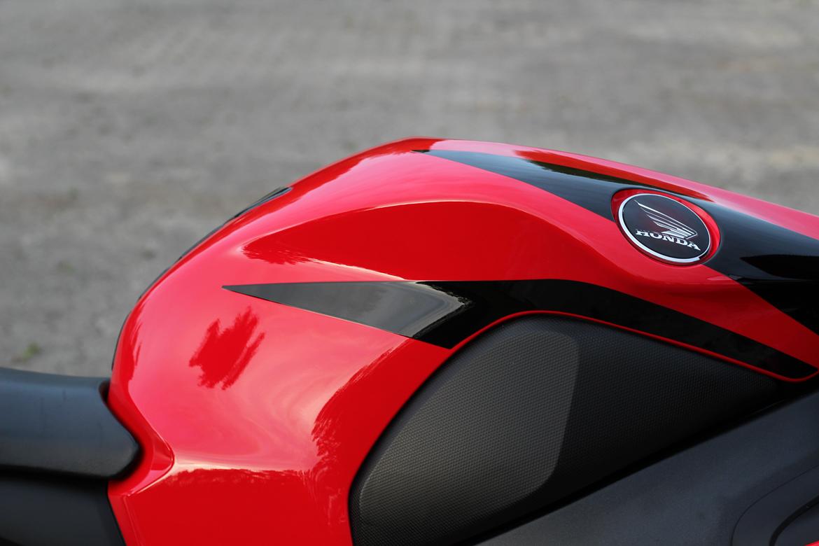 Honda CBR1000RR - Firebladen efter en polering hos klarbil.nu ... De gutter kan deres kram! billede 16