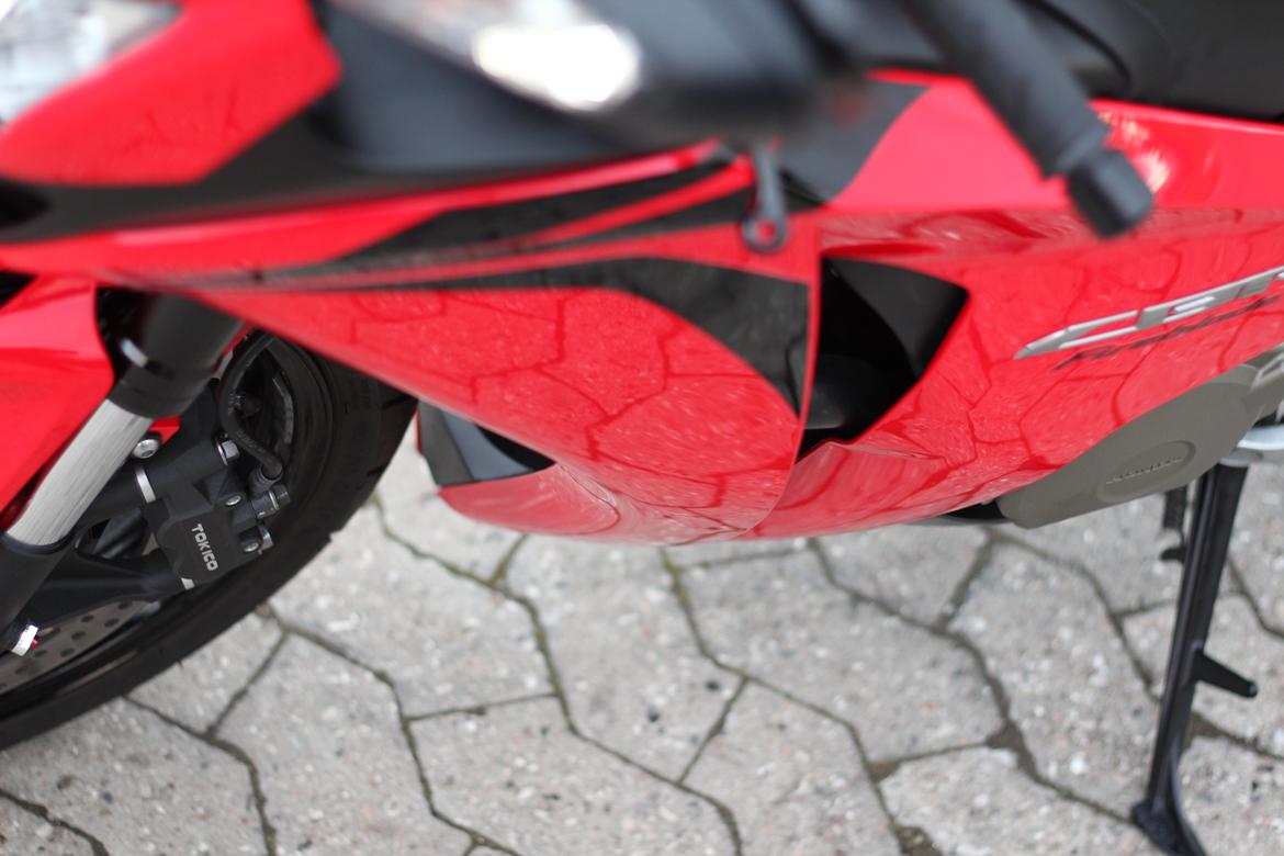 Honda CBR1000RR - Firebladen efter en polering hos klarbil.nu ... De gutter kan deres kram! billede 3