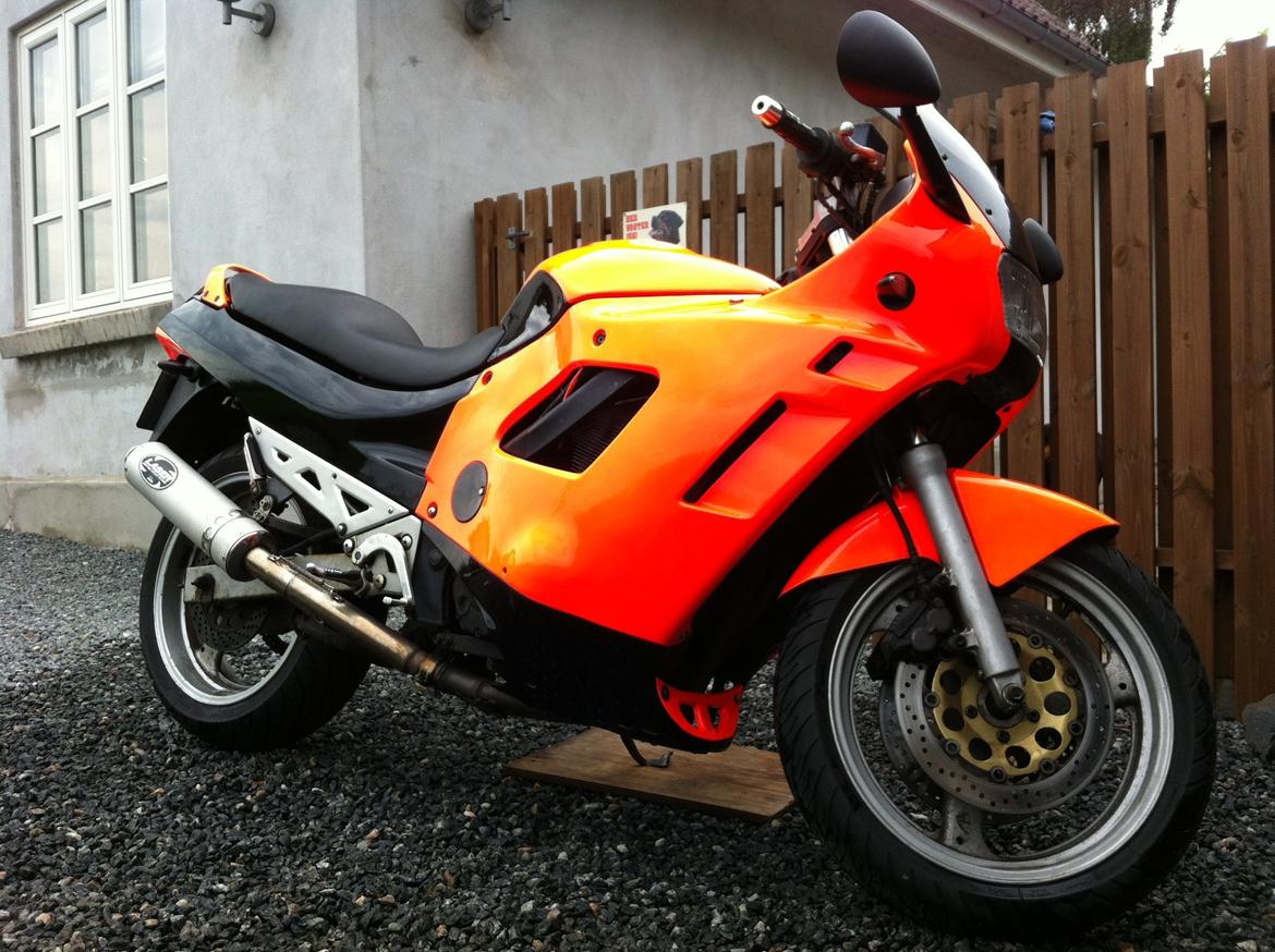Suzuki Gsx 750 f billede 2