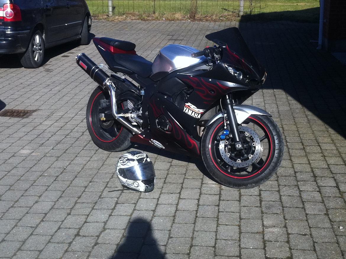 Yamaha R6 billede 11