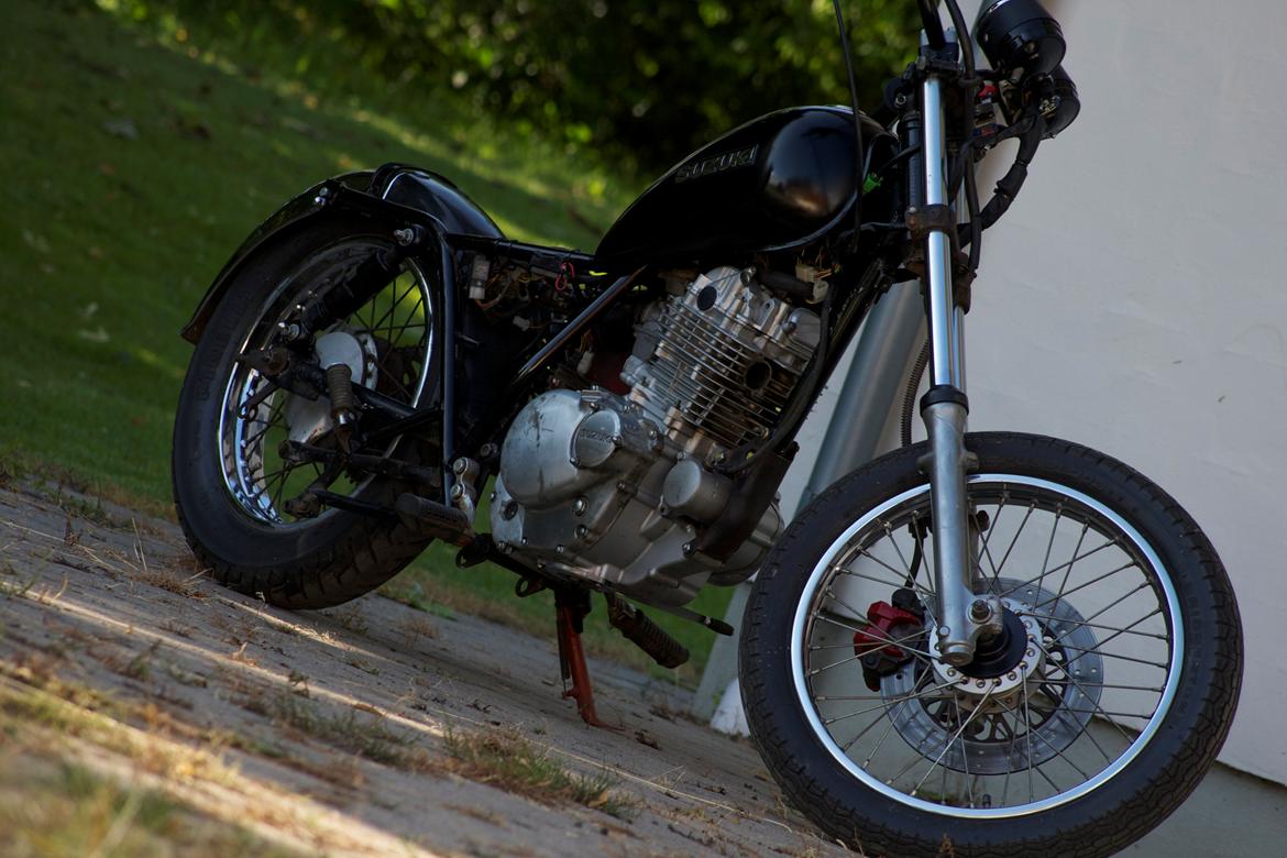 Suzuki GN250 Bobber billede 1