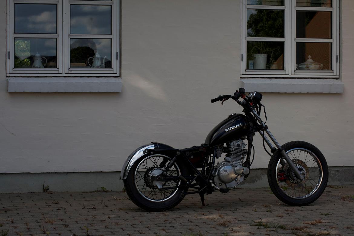 Suzuki GN250 Bobber billede 3