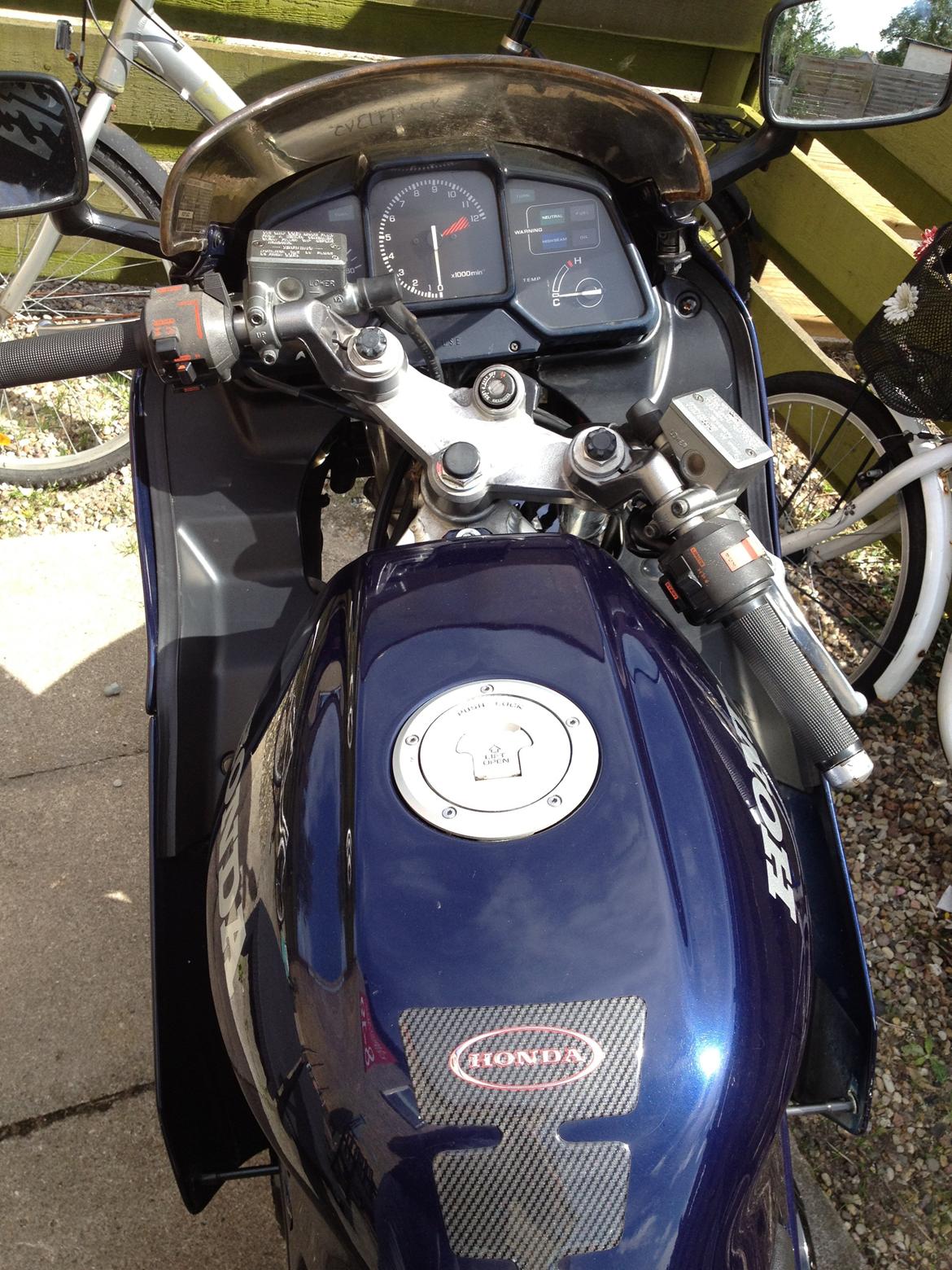 Honda VFR 750F billede 7