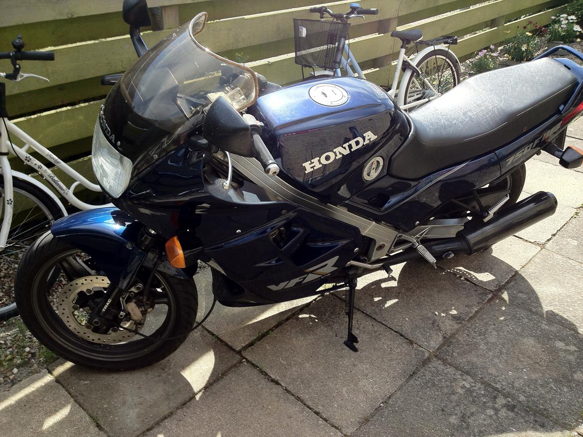 Honda VFR 750F billede 8