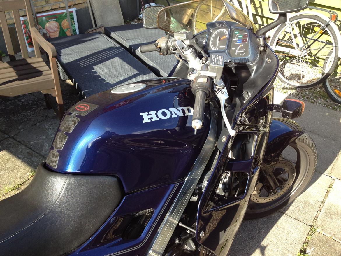Honda VFR 750F billede 9