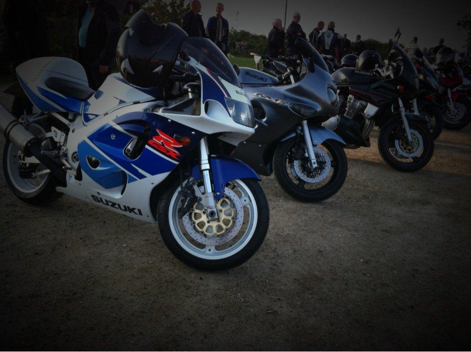 Suzuki GSXR 750 SRAD Solgt! billede 1