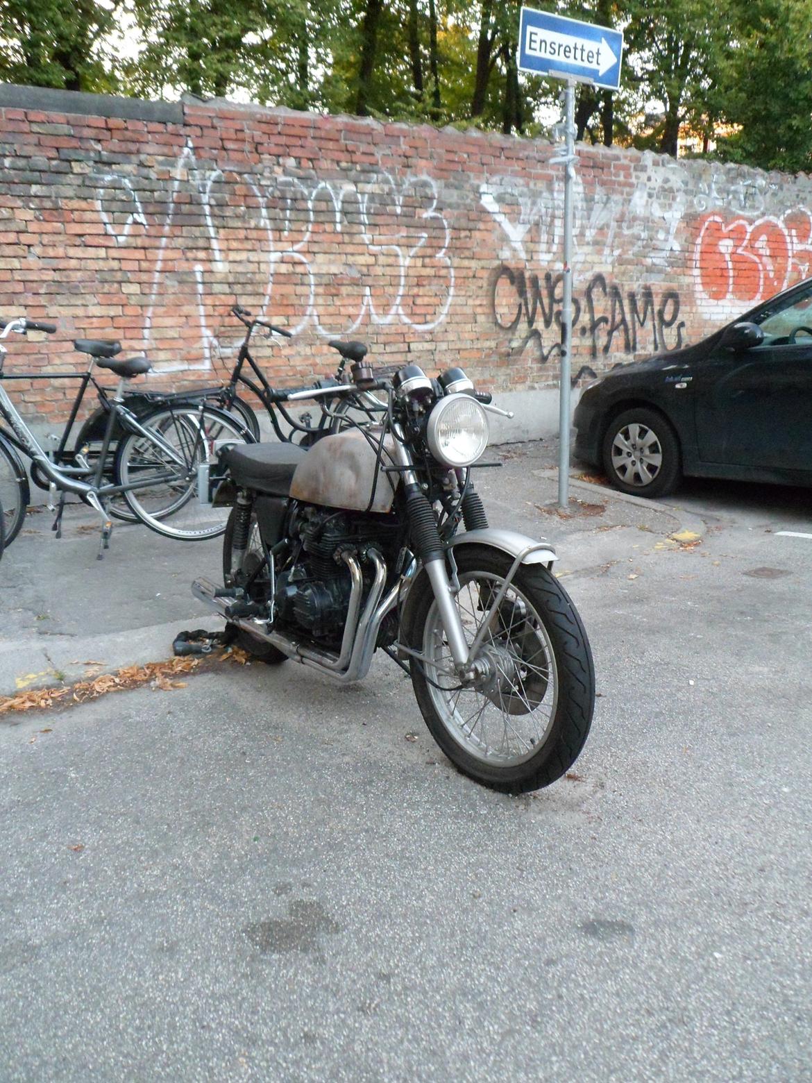 Honda CB 400 F billede 2