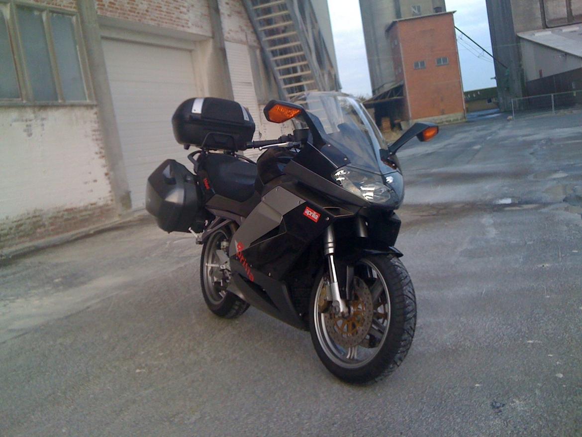 Aprilia RST 1000 Futura billede 1