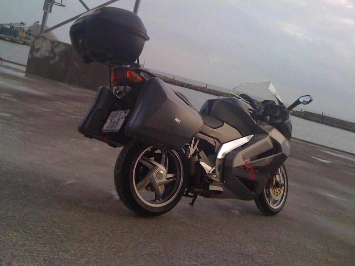 Aprilia RST 1000 Futura billede 3