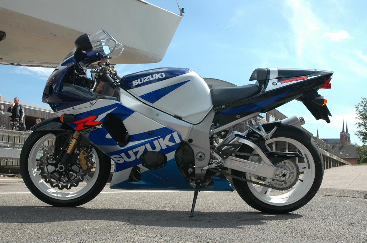 Suzuki gsxr 1000 k1