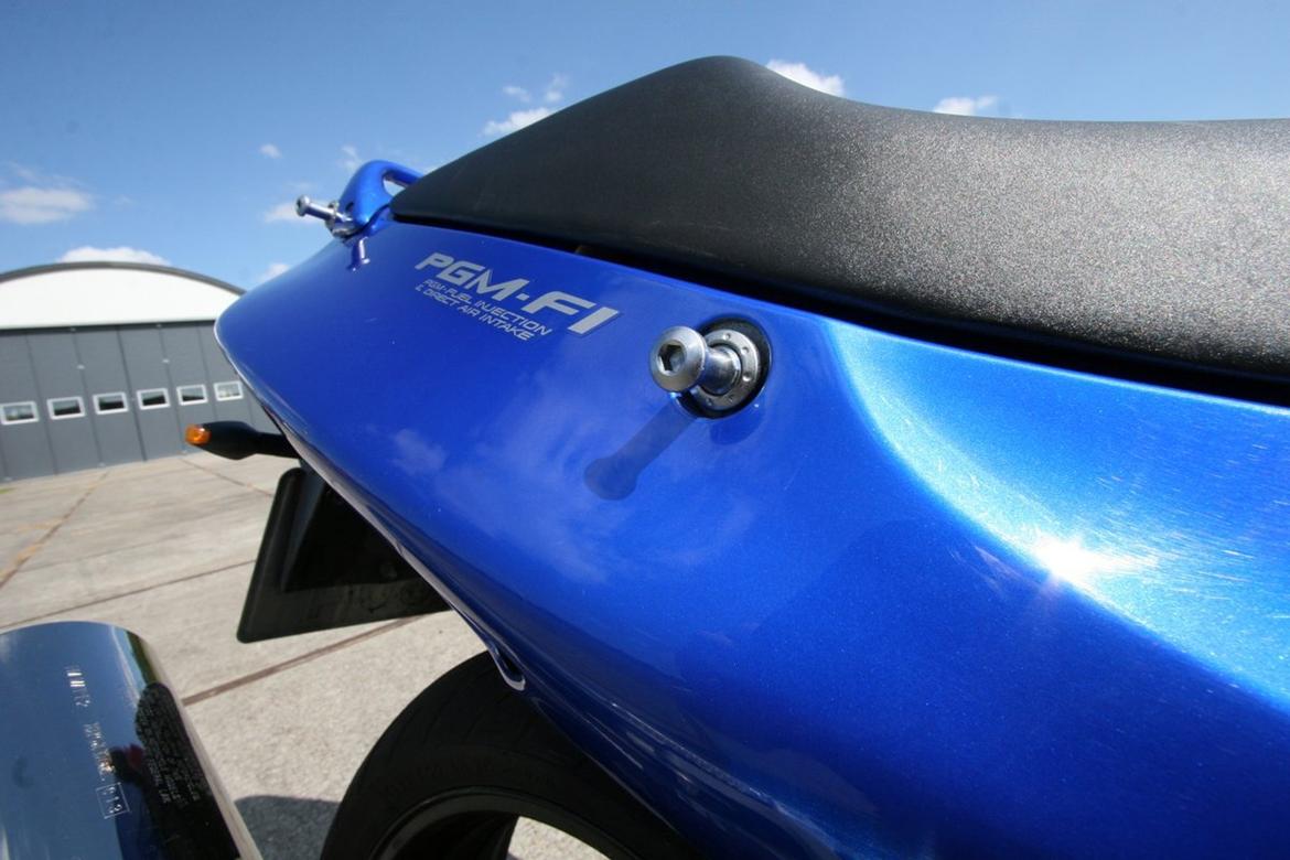 Honda CBR 1100 XX Super Blackbird SOLGT billede 18