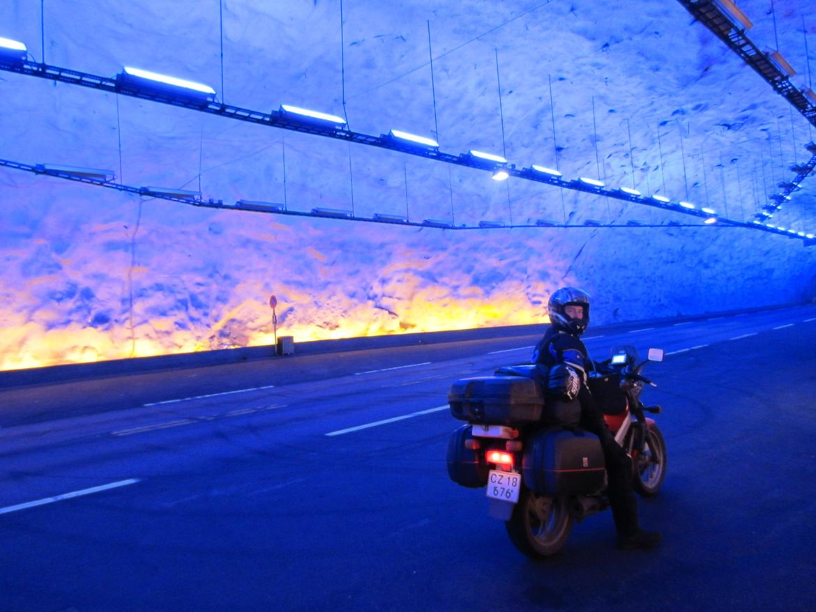 Honda NTV 650 (SOLGT D. 09-10-13) - Lærdalstunnelen (24,5 km lang) billede 7