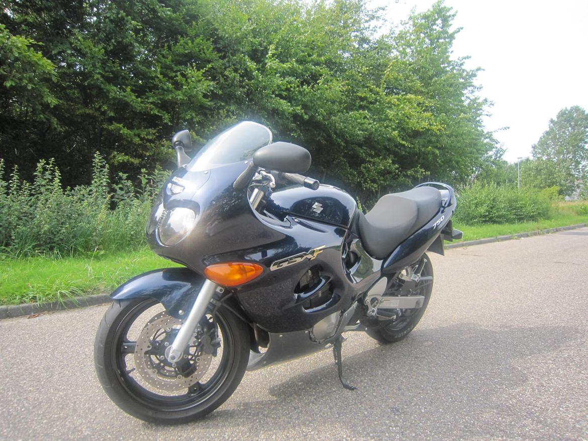 Suzuki GSX 750 F billede 1