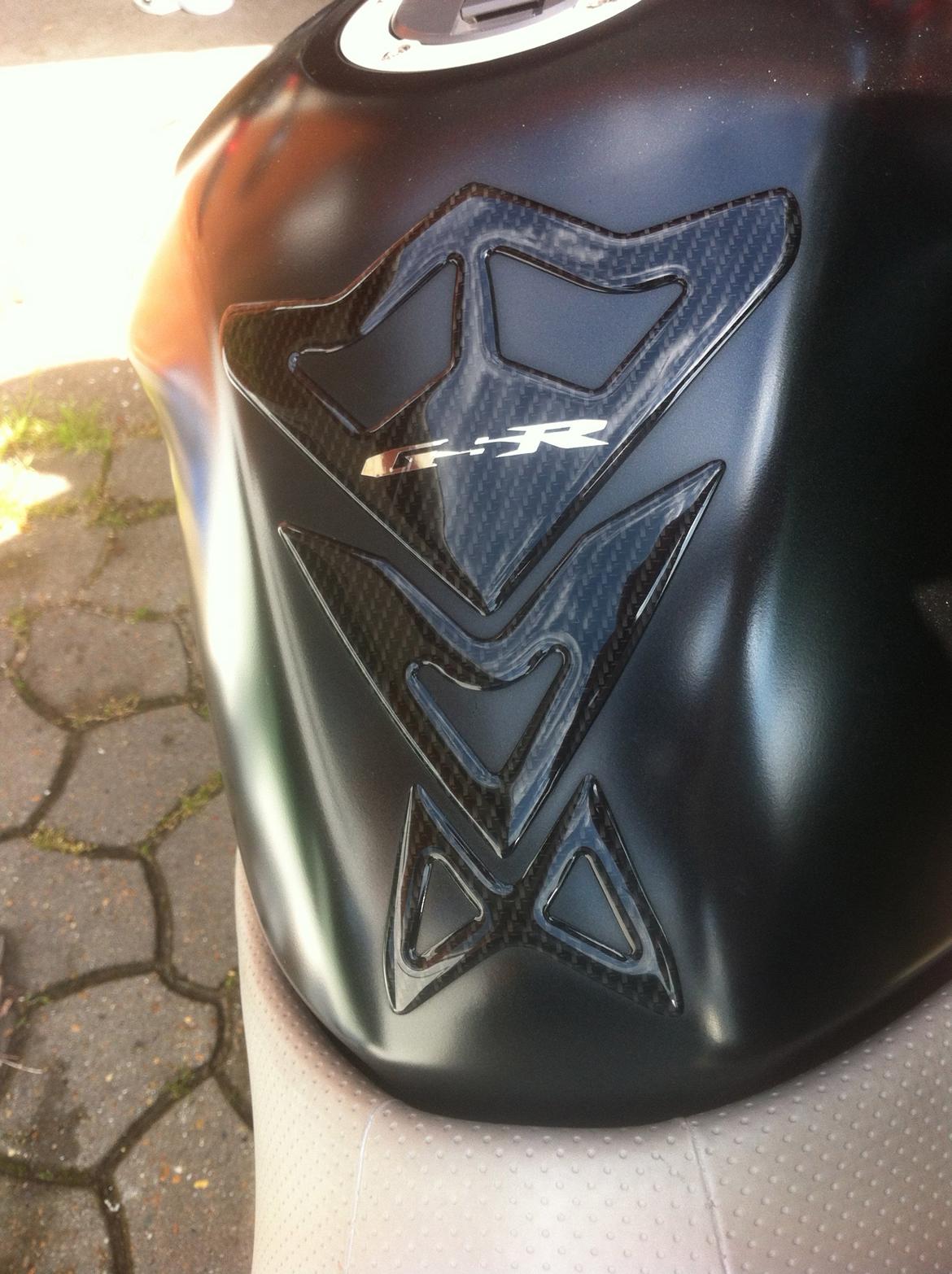 Suzuki GSR 600 billede 11