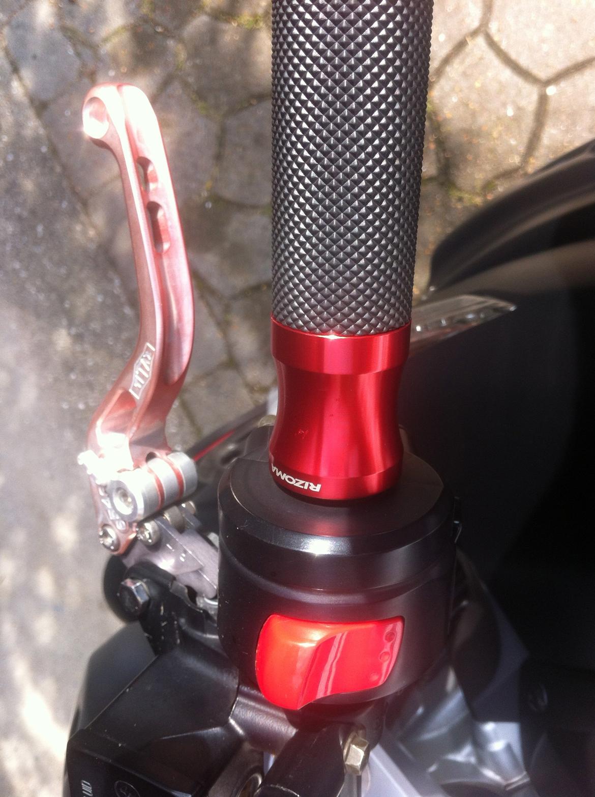 Suzuki GSR 600 billede 12