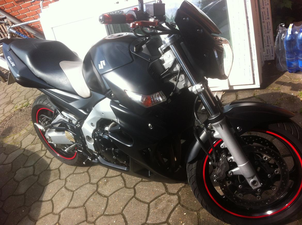 Suzuki GSR 600 billede 13