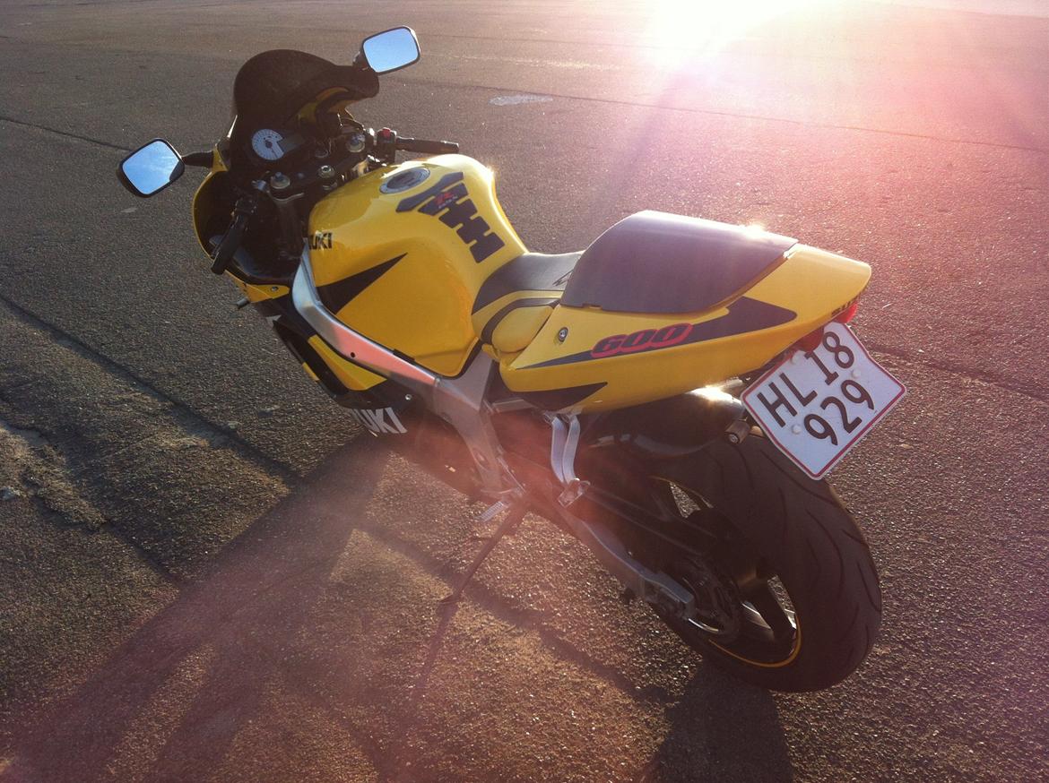 Suzuki GSXR 600 K1 billede 3