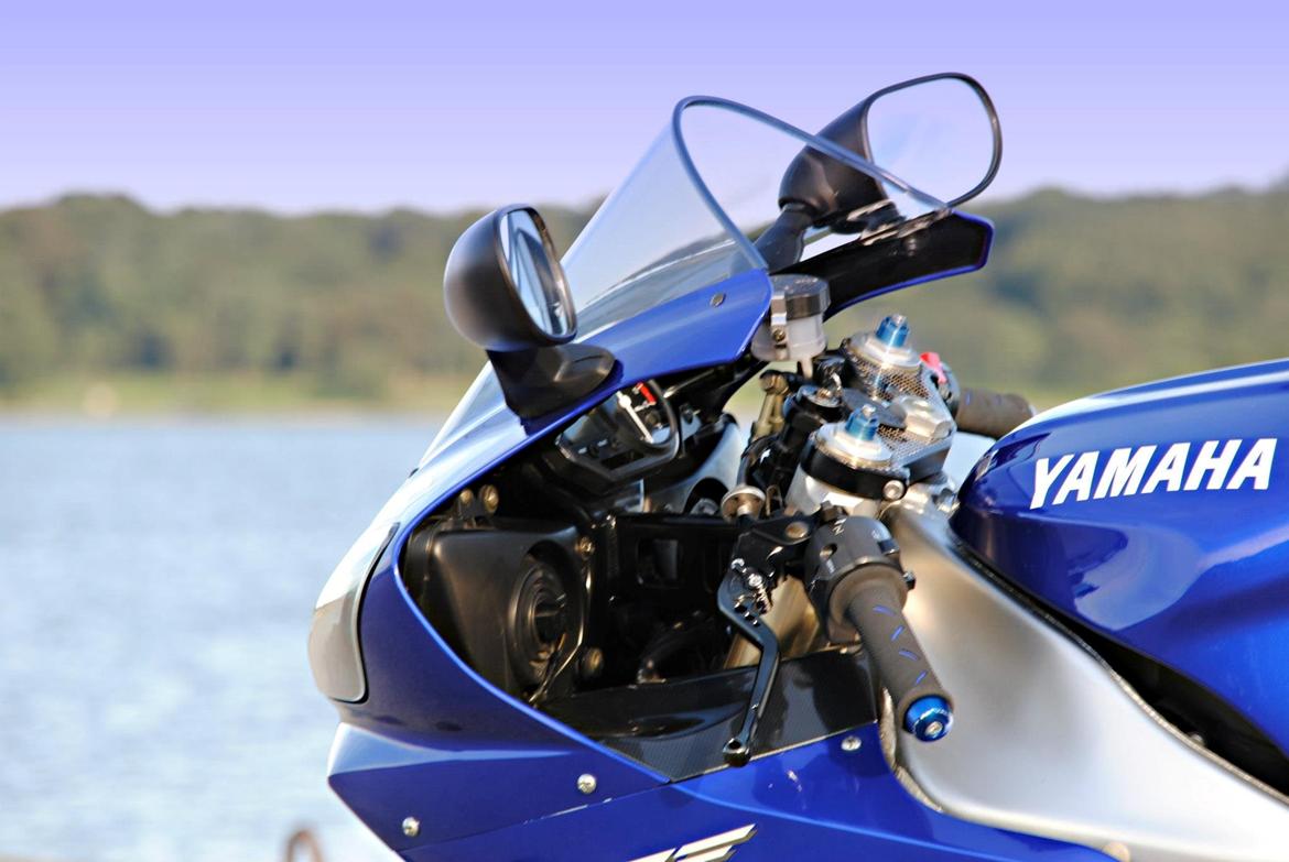 Yamaha YZF R1 billede 20