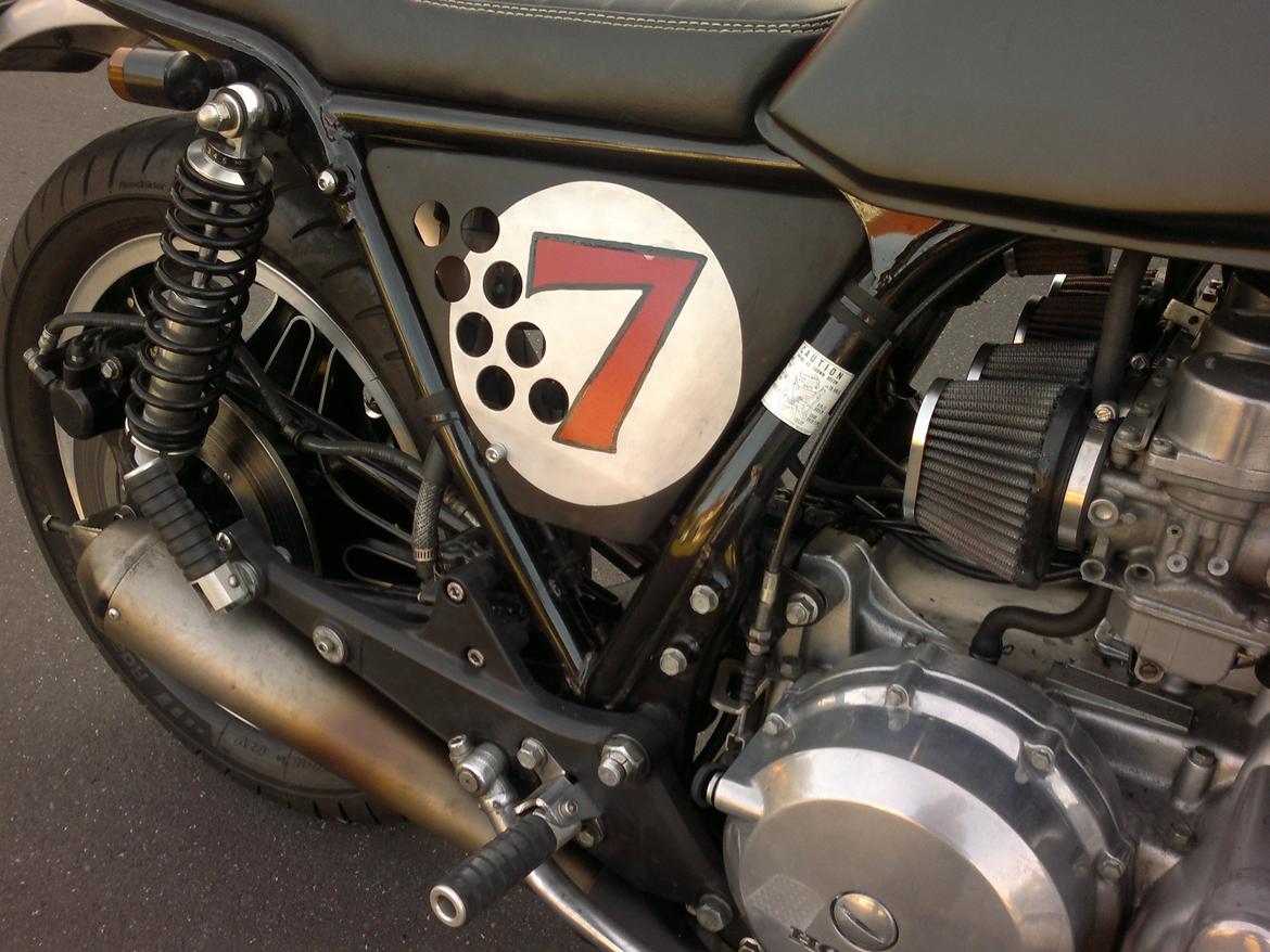Honda CB 750 DOHC FA - Honda CB 750 DOHC Sideskjold m nummer "in reality" billede 6
