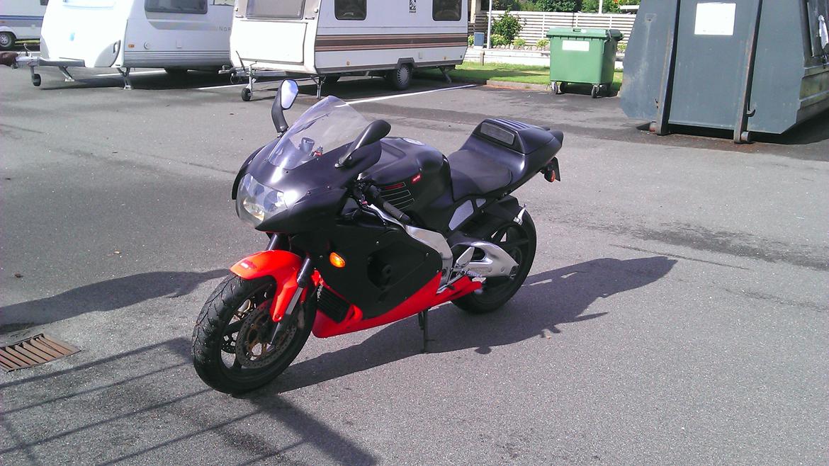 Aprilia RSV MILLE !solgt! billede 8