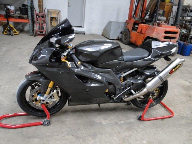 Aprilia RSV FACTORY NERA billede 1