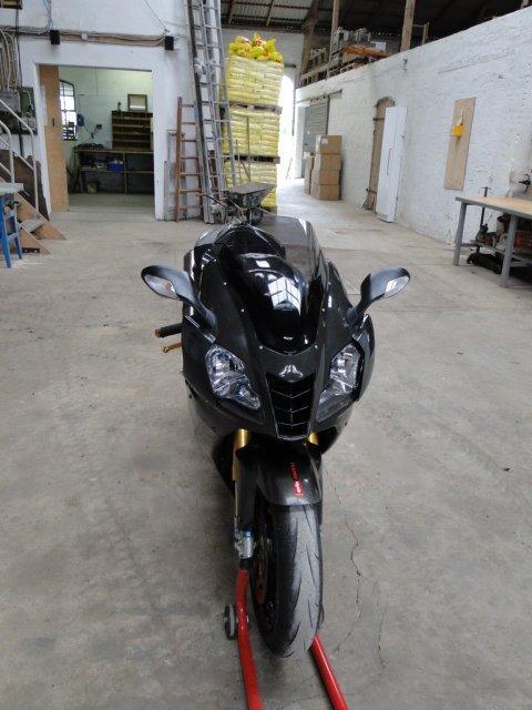 Aprilia RSV FACTORY NERA billede 2