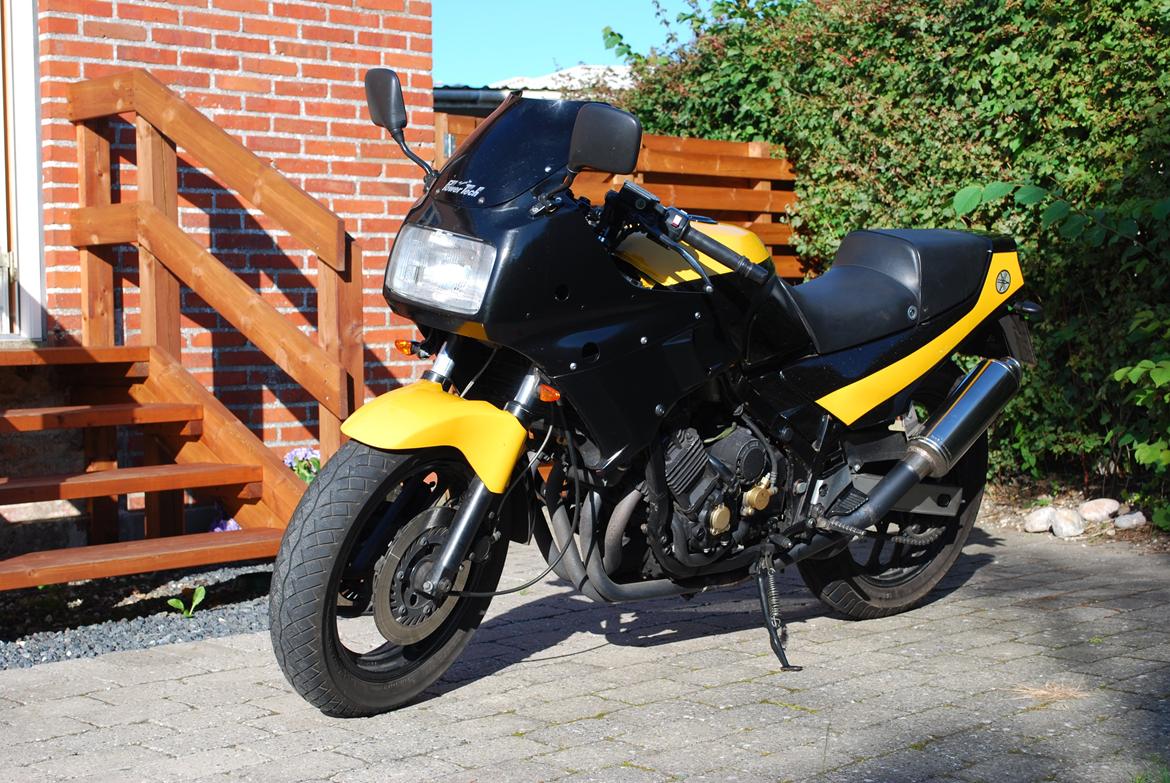 Yamaha FZ 750 billede 1