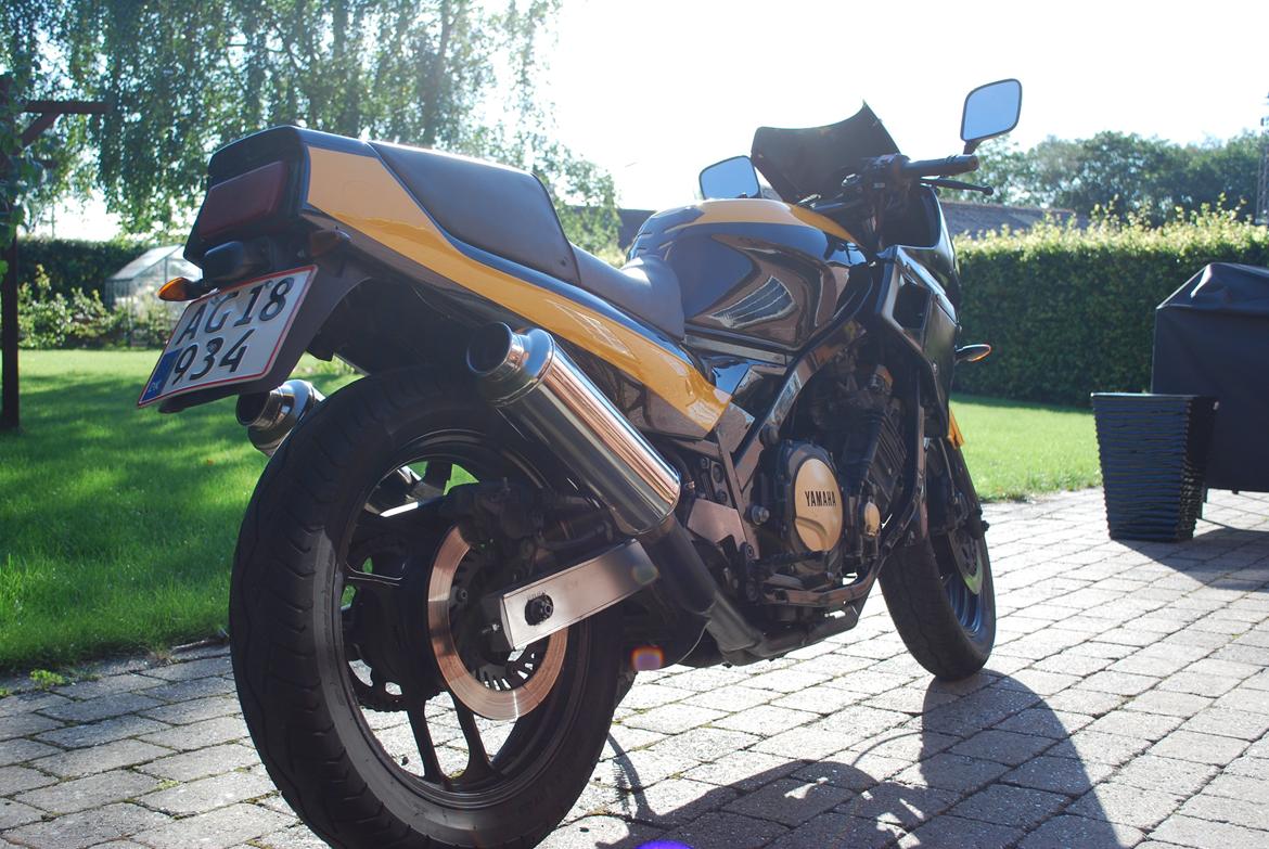 Yamaha FZ 750 billede 4