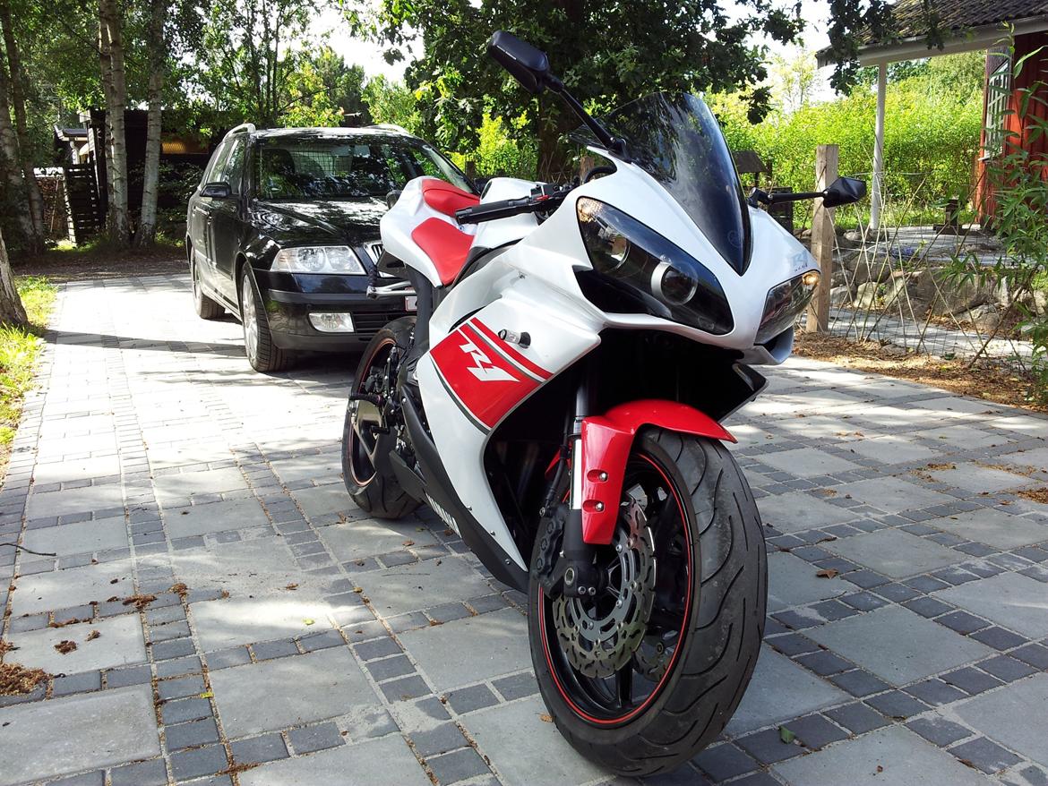 Yamaha R1 billede 3