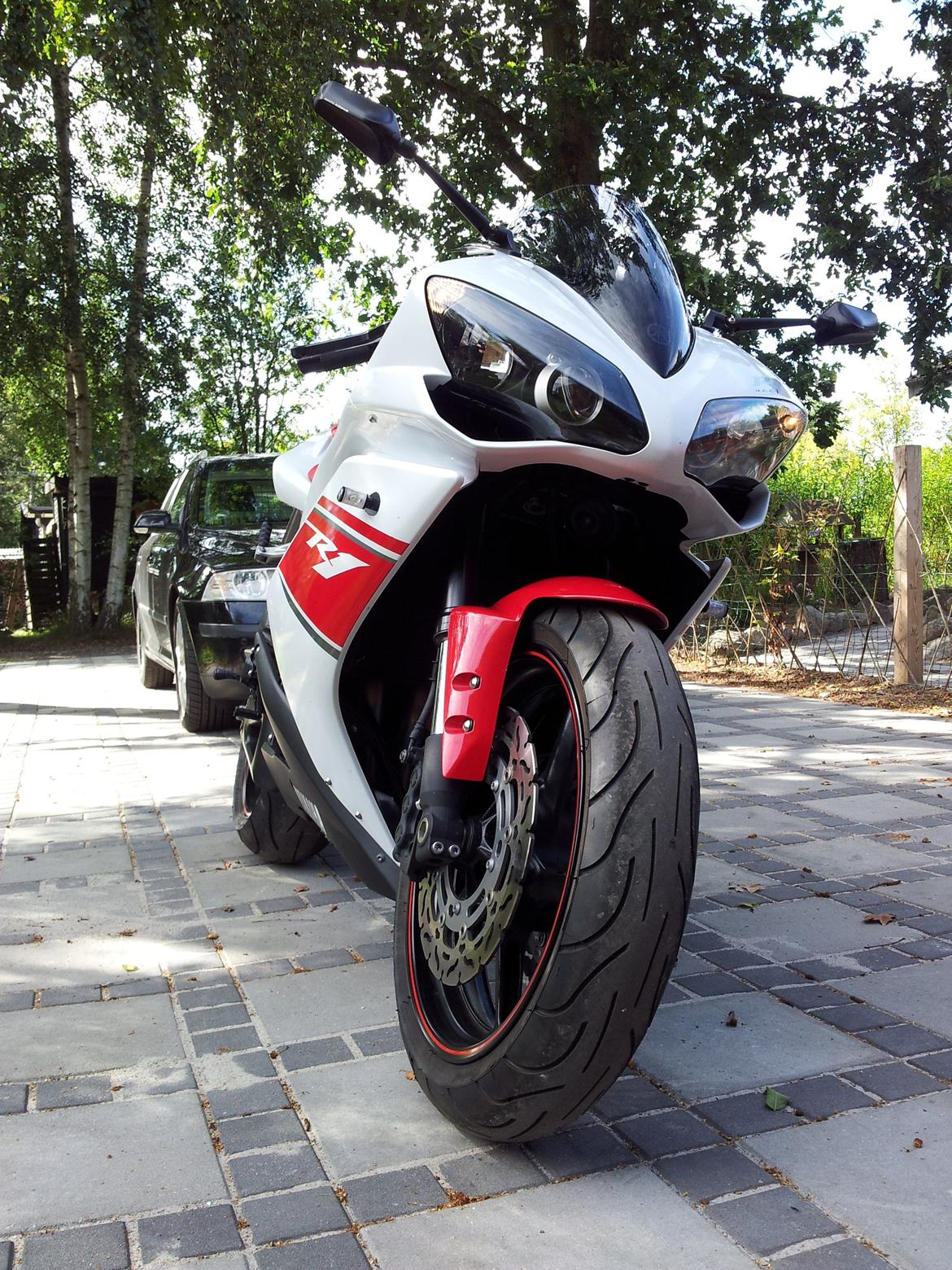 Yamaha R1 billede 4
