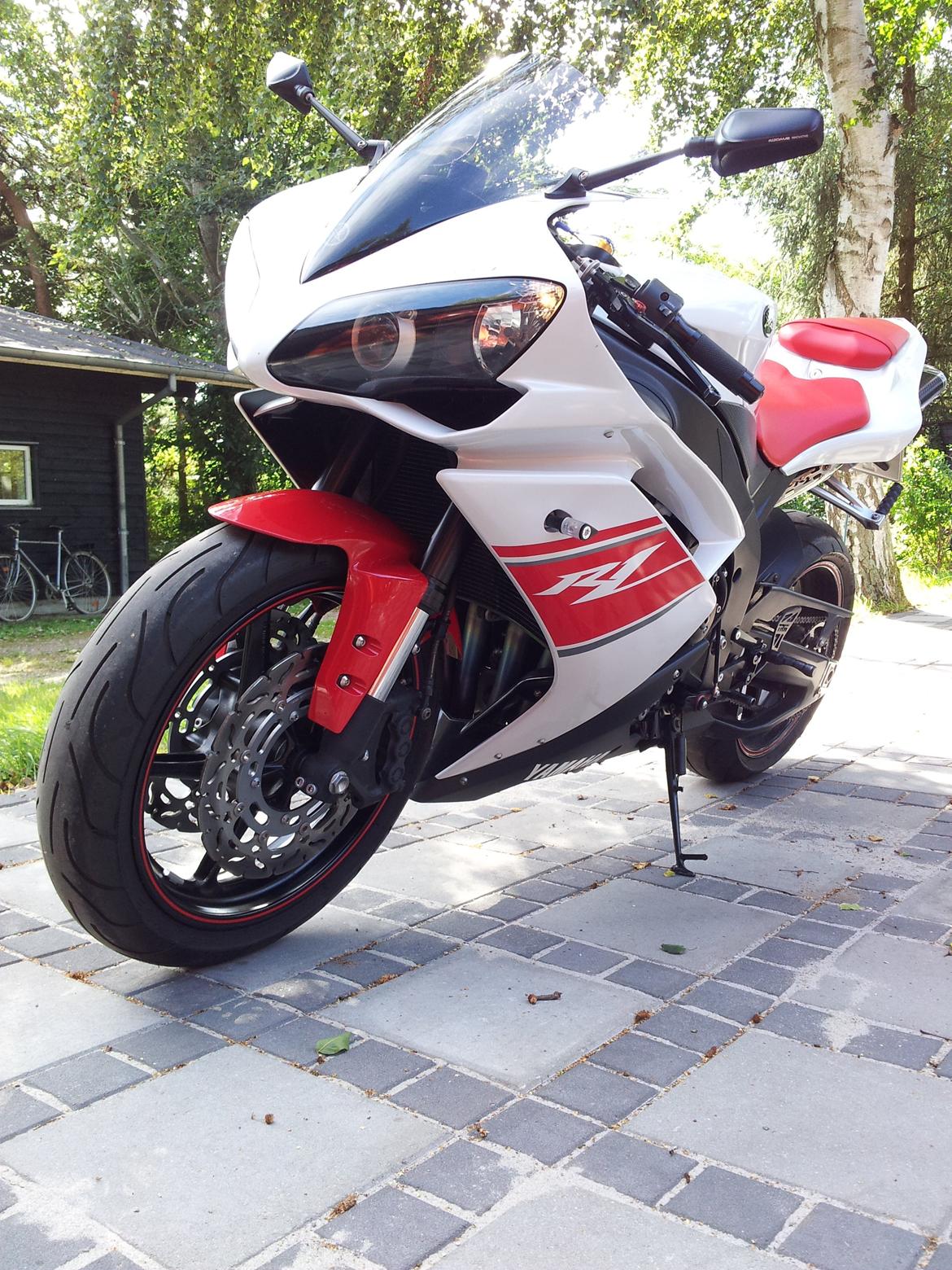 Yamaha R1 billede 7