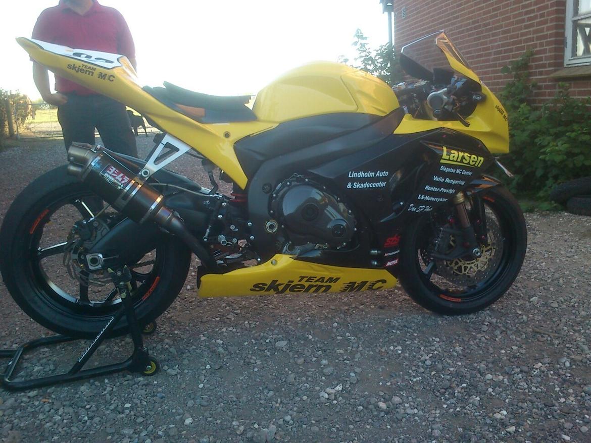 Suzuki GSXR 1000 K9 Superbike billede 1