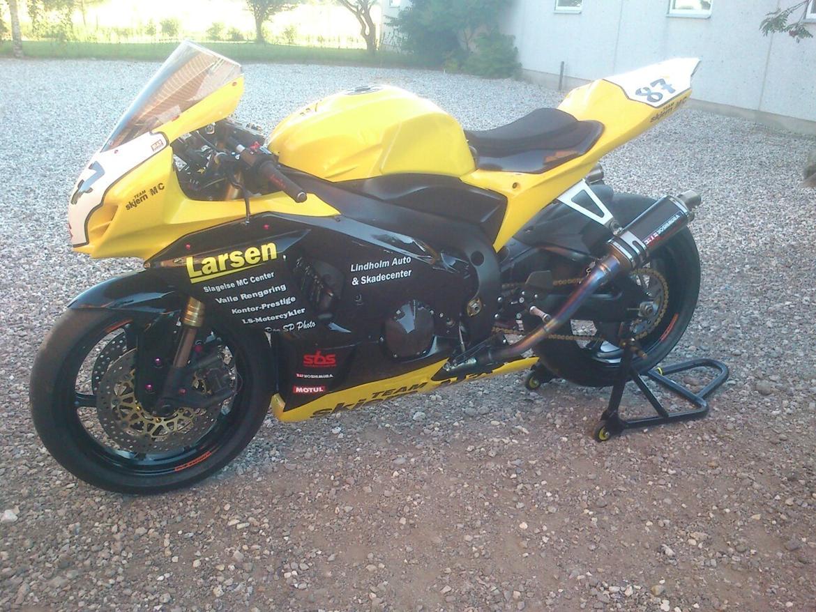 Suzuki GSXR 1000 K9 Superbike billede 2