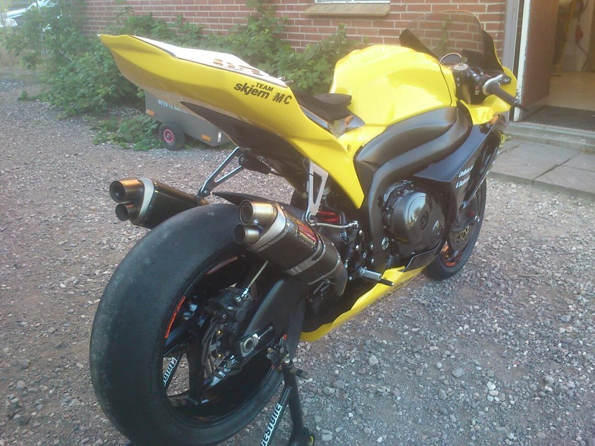 Suzuki GSXR 1000 K9 Superbike billede 3